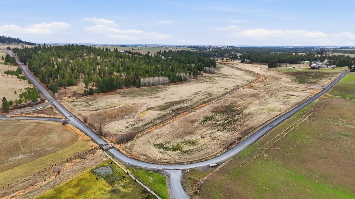 10808 South Jackson Road Mica, WA 99023 - Photo 12 of 23