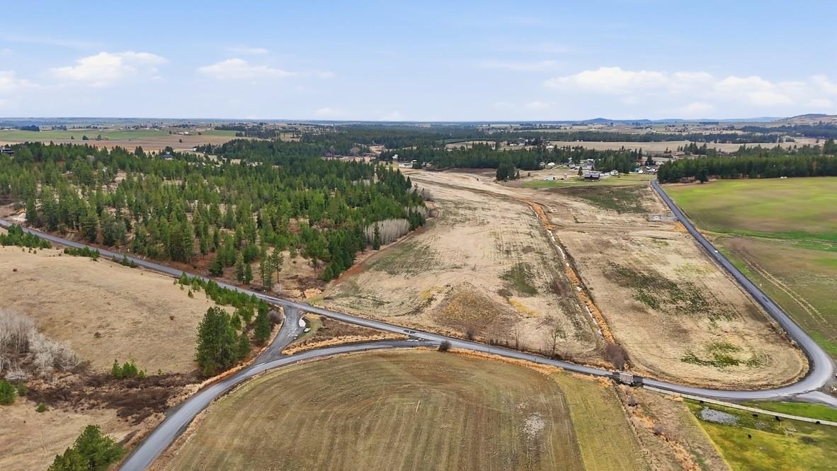 10808 South Jackson Road Mica, WA 99023 - Photo 14 of 23