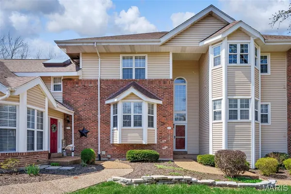 $245,900 | 405 Meramec Way, Unit 10, St. Charles, MO 63303