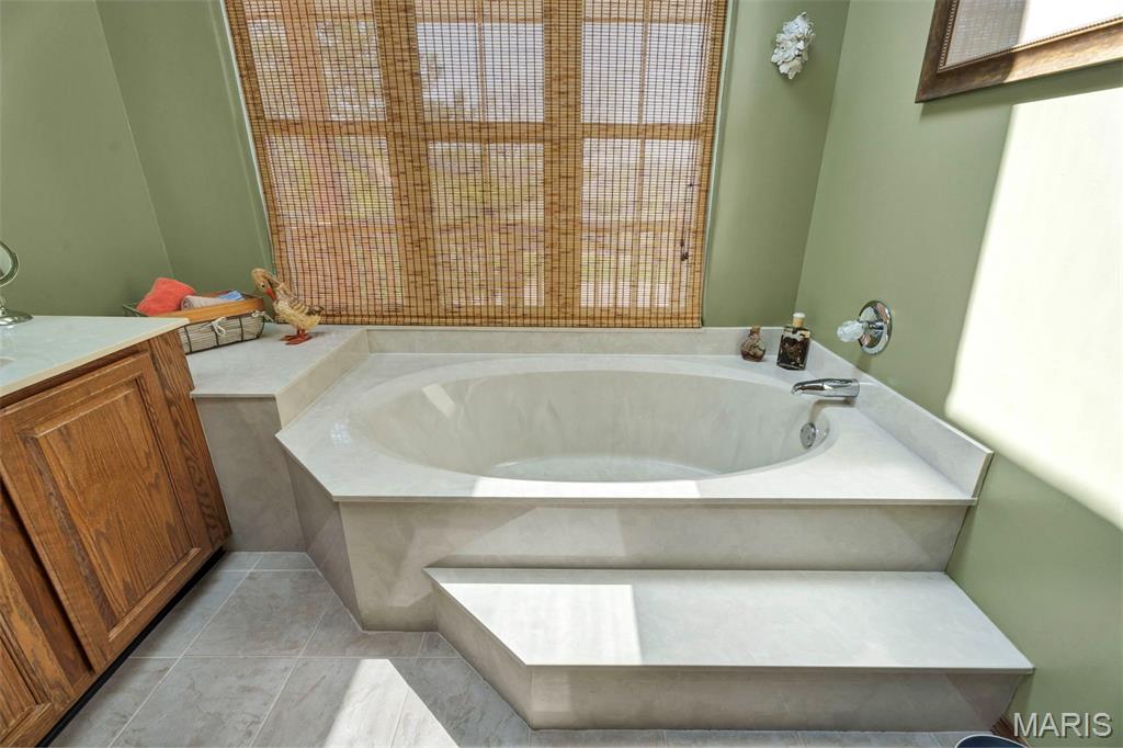 405 Meramec Way, Unit 10 St. Charles, MO 63303 - Photo 20 of 23