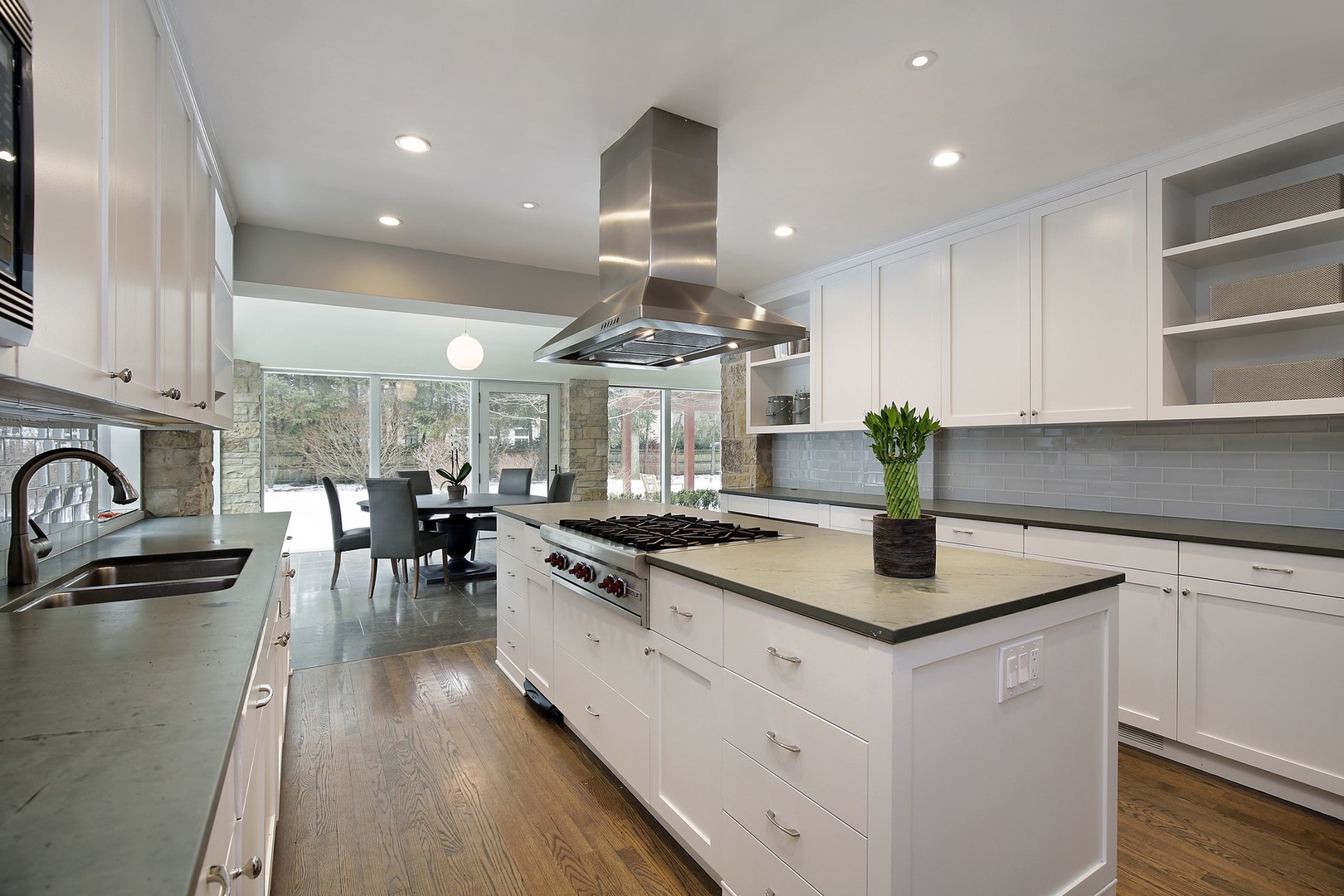 845 Lamson Drive Winnetka, IL 60093 - Photo 8 of 40