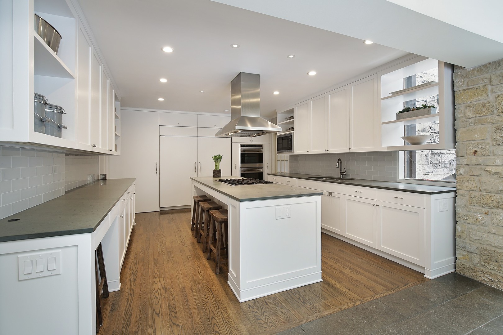 845 Lamson Drive Winnetka, IL 60093 - Photo 9 of 40