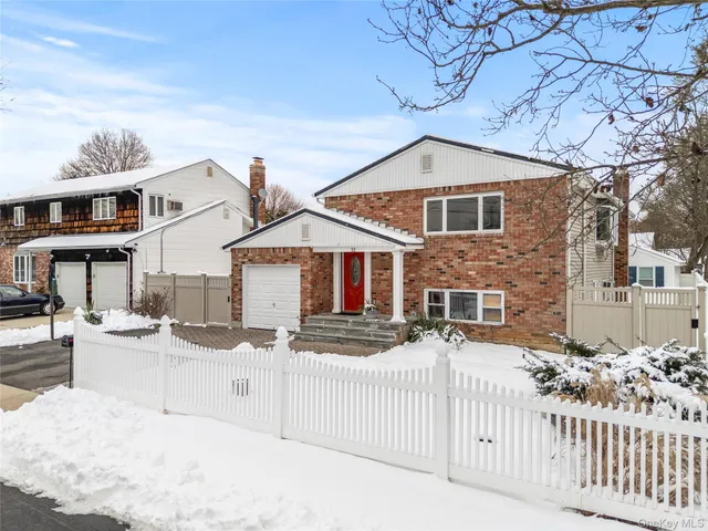 $4,500 | 12 Ross Avenue, Melville, NY 11747