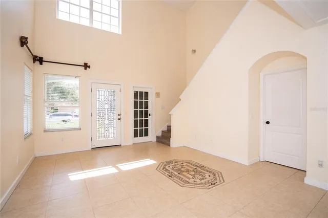 a view of livingroom with furniture