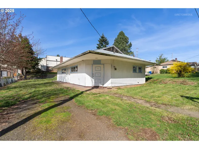 $235,000 | 38091 Sunset Street, Sandy, OR 97055