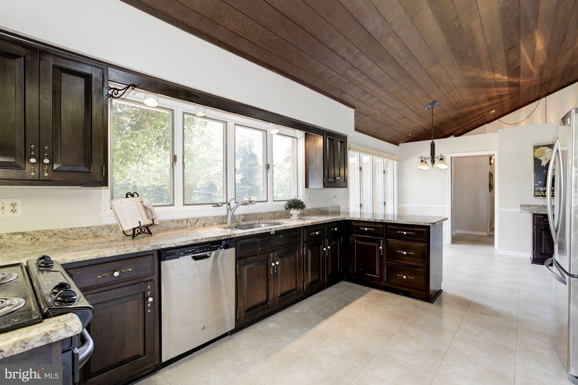 1666 Winchester Road Annapolis, MD 21409 - Photo 10 of 25 Kitchen