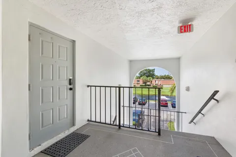 $260,000 | 1008 Green Pine Boulevard, Unit H3, West Palm Beach, FL 33409