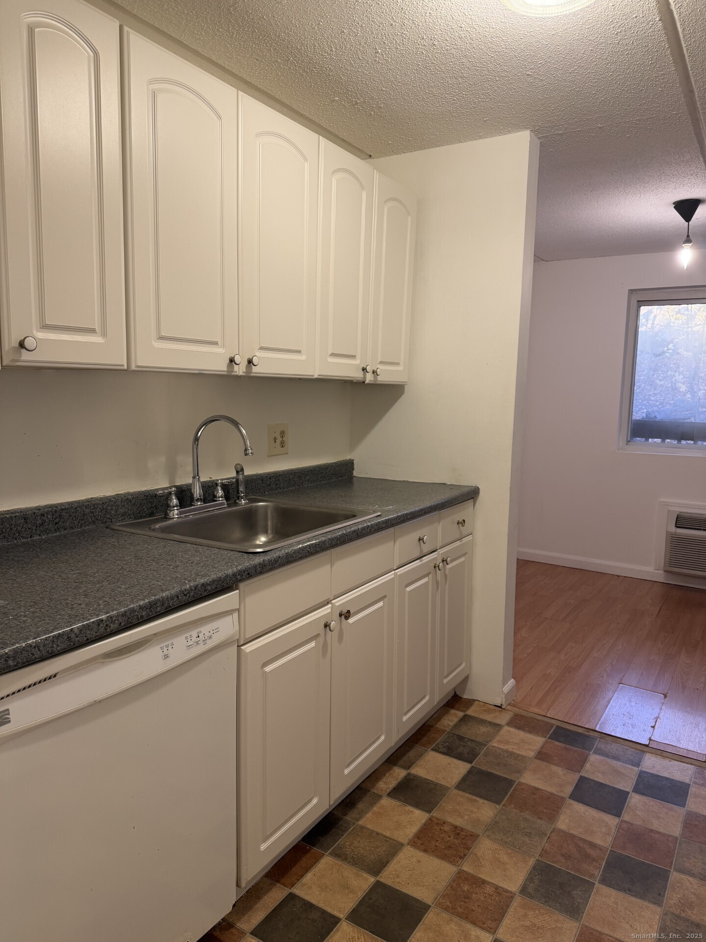 126 Triangle Street, Unit B46 Danbury, CT 06810 - Photo 9 of 14