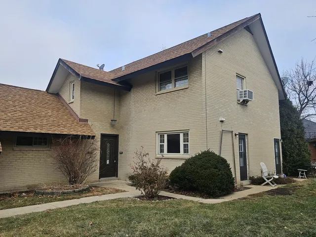 $2,150 | 863 North Northwest Highway, Unit 2, Park Ridge, IL 60068