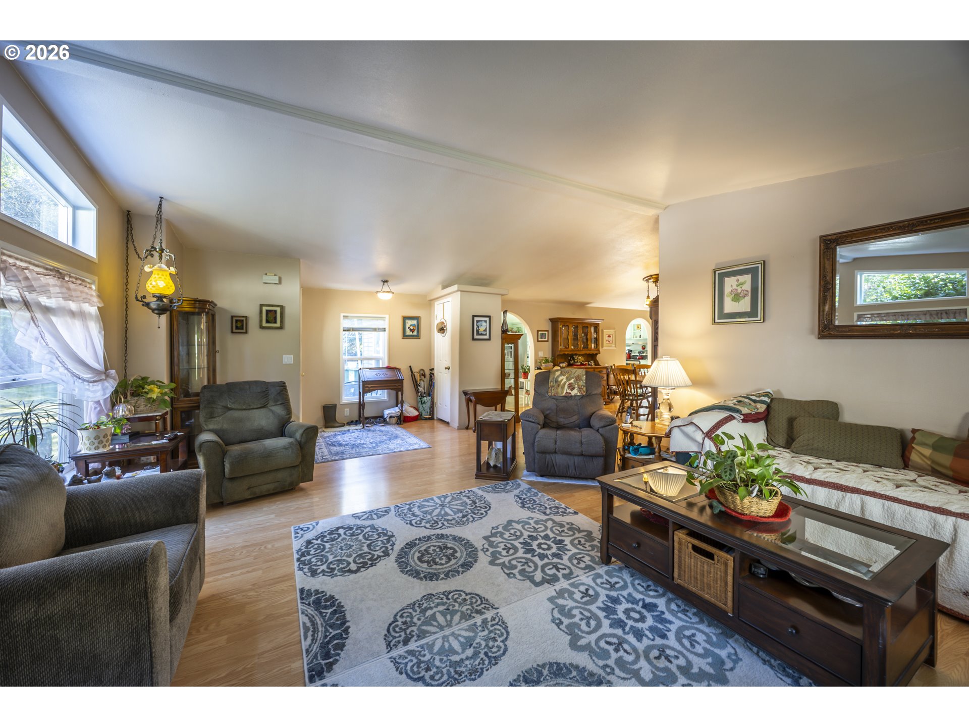 9580 North Fork Siuslaw Road Florence, OR 97439 - Photo 17 of 48 a living room with furniture and a couch