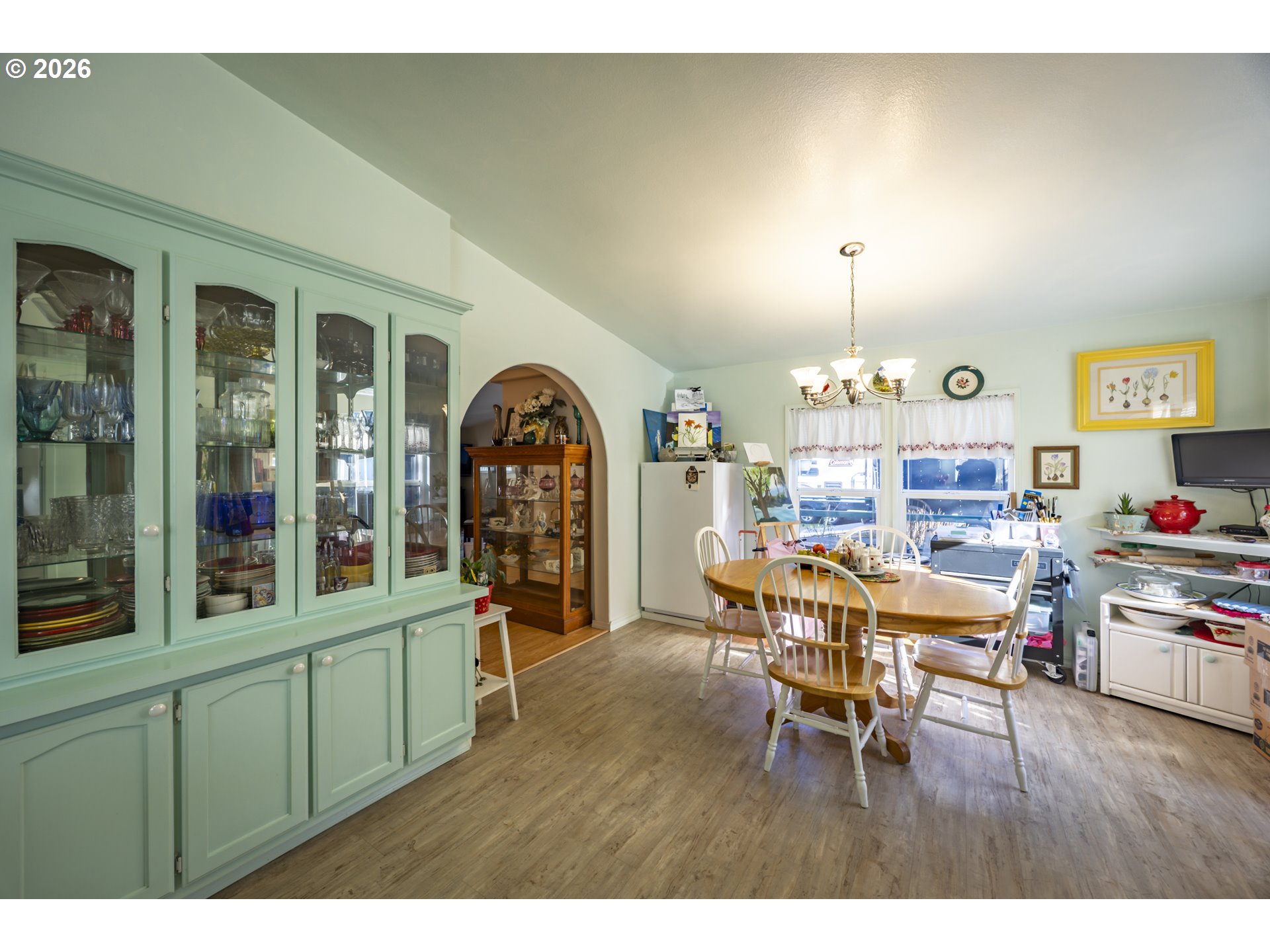 9580 North Fork Siuslaw Road Florence, OR 97439 - Photo 25 of 48 a living room with furniture and a large window