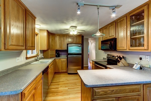 161 Parkerville Road Southborough, MA 01772 - Photo 4 of 20 Gallery Image 4