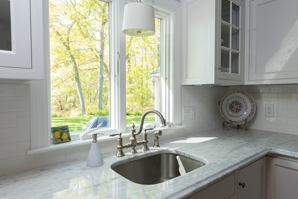 22 Andrew Isle Road Hingham, MA 02043 - Photo 6 of 25 Gallery Image 6