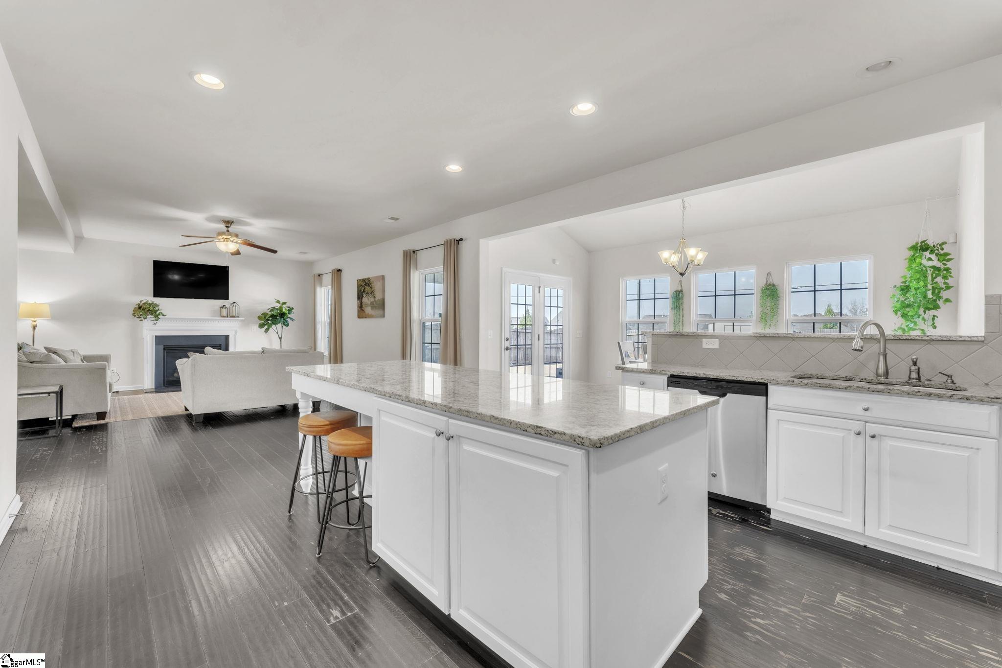 328 Bucklebury Road Greer, SC 29651 - Photo 13 of 39