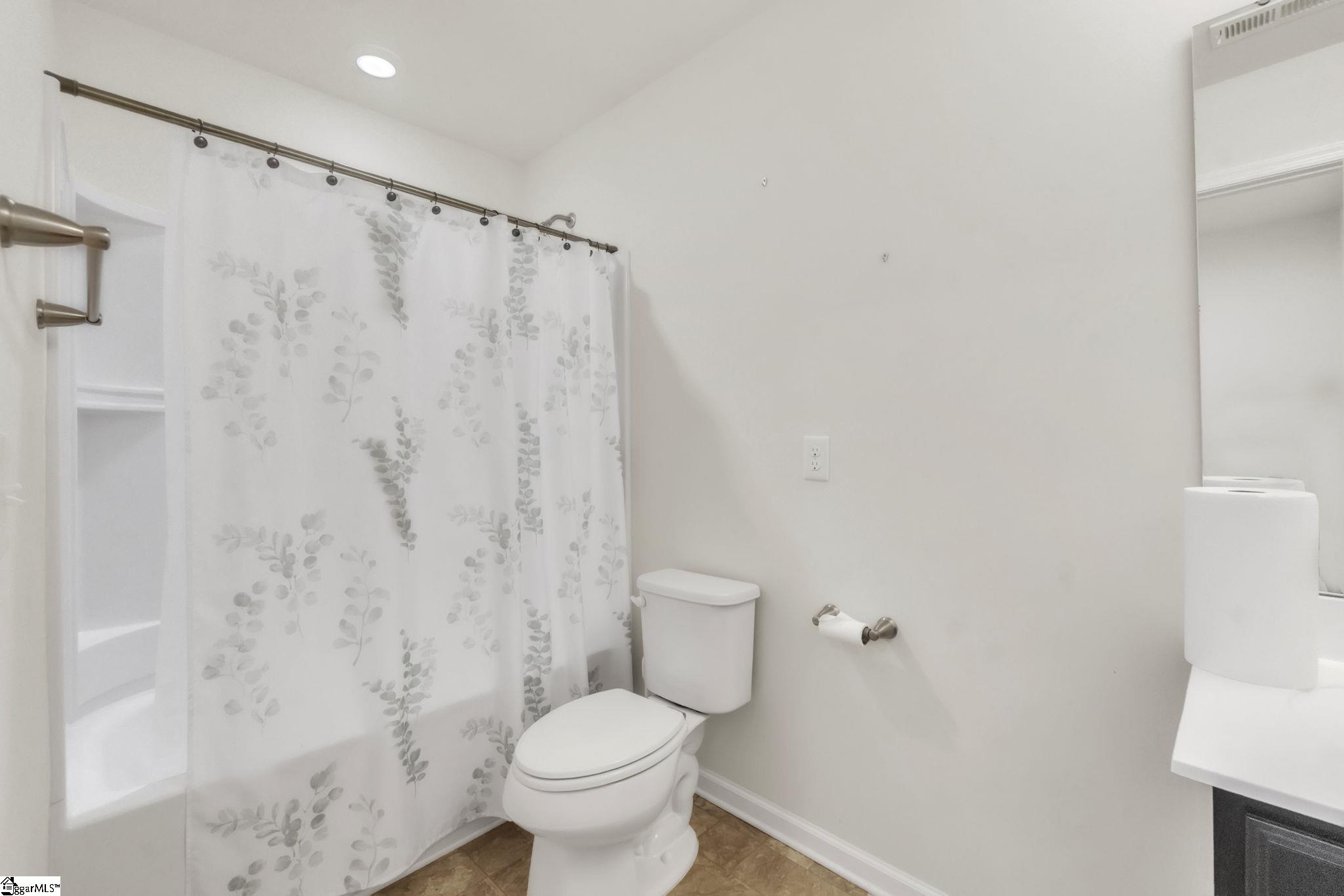 328 Bucklebury Road Greer, SC 29651 - Photo 17 of 38