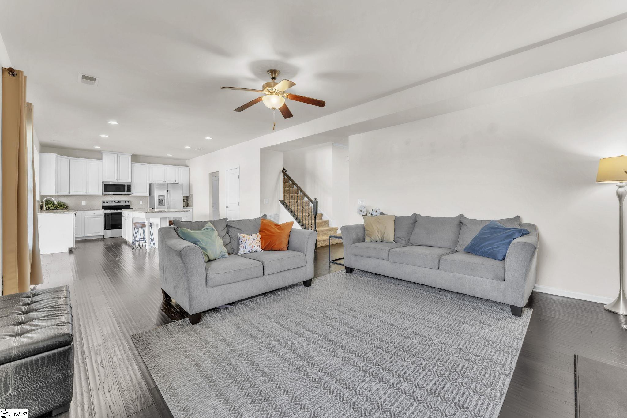 328 Bucklebury Road Greer, SC 29651 - Photo 5 of 39