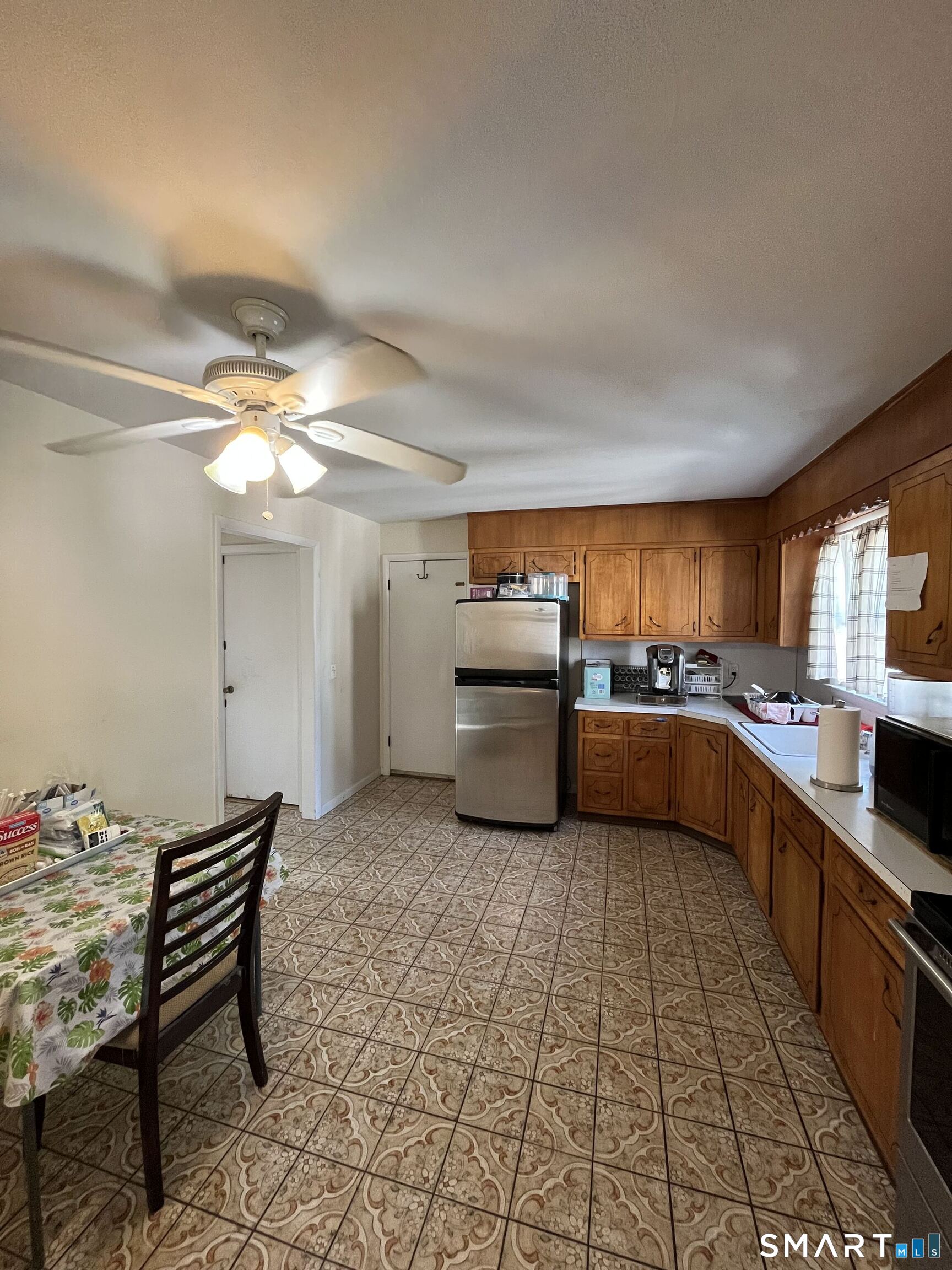 200 Robin Street, Unit 2 Bridgeport, CT 06604 - Photo 5 of 15