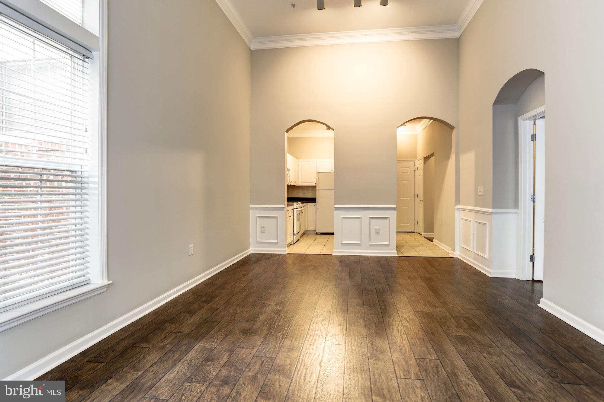 7 Booth Street, Unit 111 Gaithersburg, MD 20878 - Photo 2 of 27 Living Room