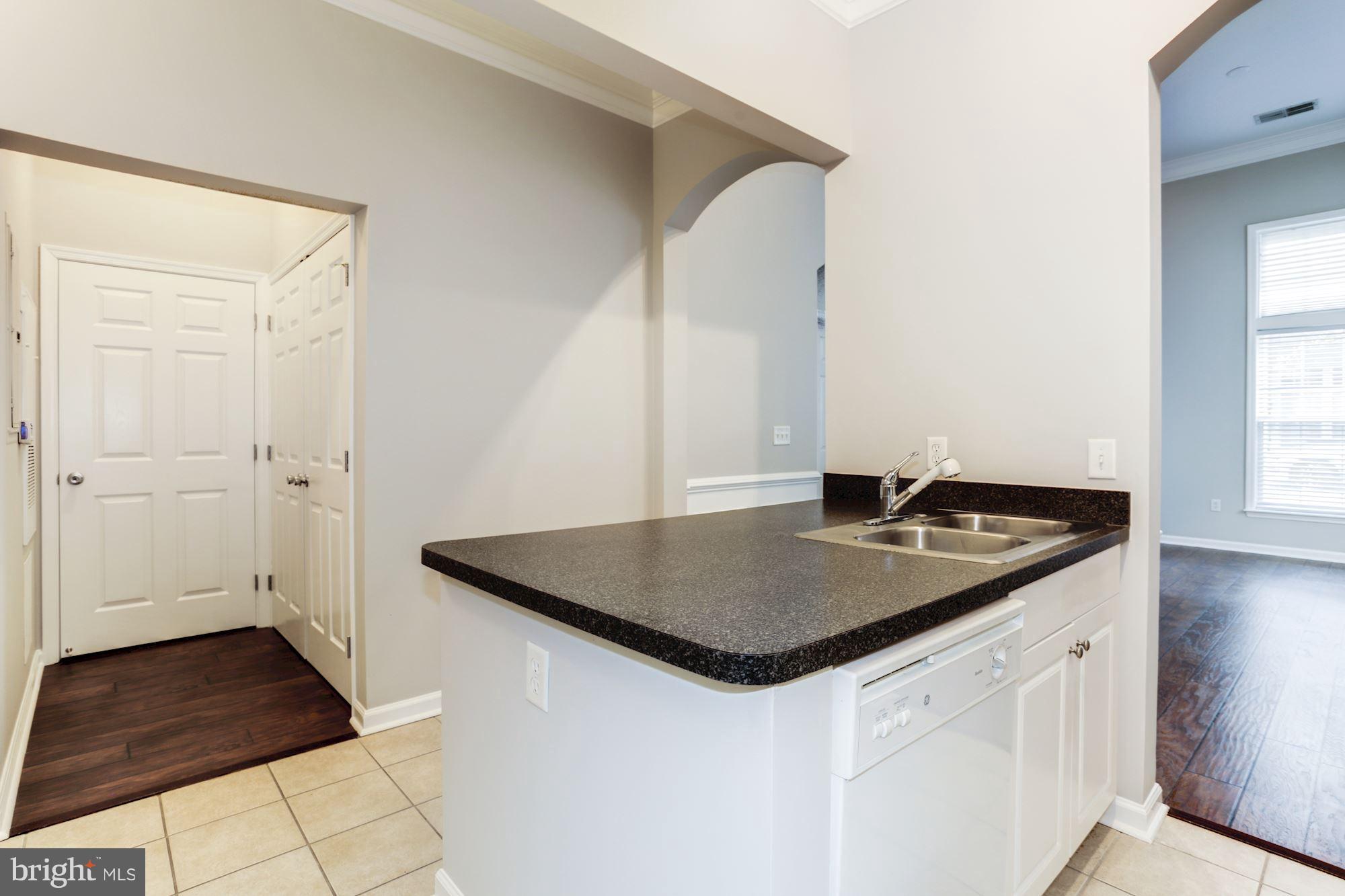 7 Booth Street, Unit 111 Gaithersburg, MD 20878 - Photo 11 of 27 Kitchen