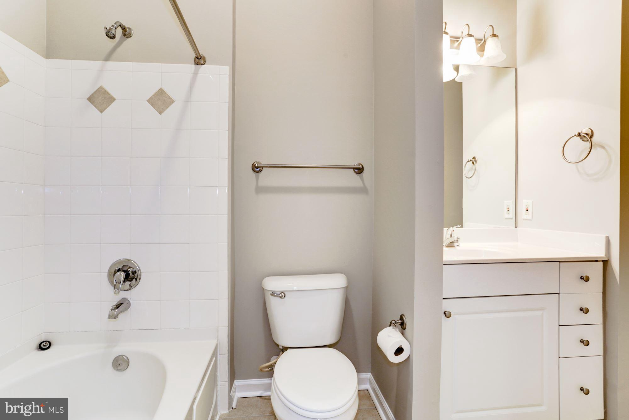 7 Booth Street, Unit 111 Gaithersburg, MD 20878 - Photo 16 of 27 Bath