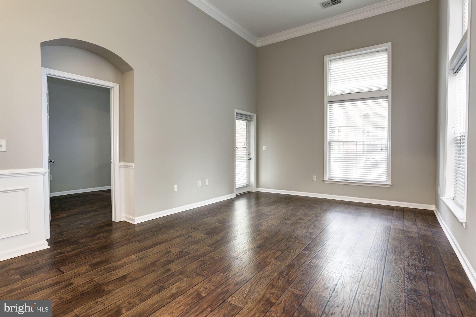 7 Booth Street, Unit 111 Gaithersburg, MD 20878 - Photo 4 of 27 Living Room