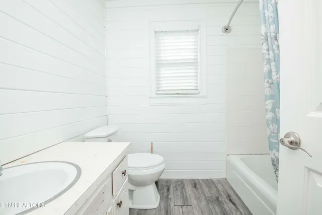 $299,000 | 135 Edgewood Heights Lane, Powell, TN 37849