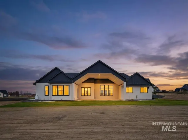 $1,150,000 | 25889 Clydesdale Lane, Parma, ID 83660