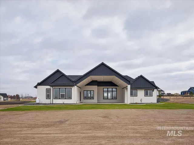 $1,150,000 | 25889 Clydesdale Lane, Parma, ID 83660