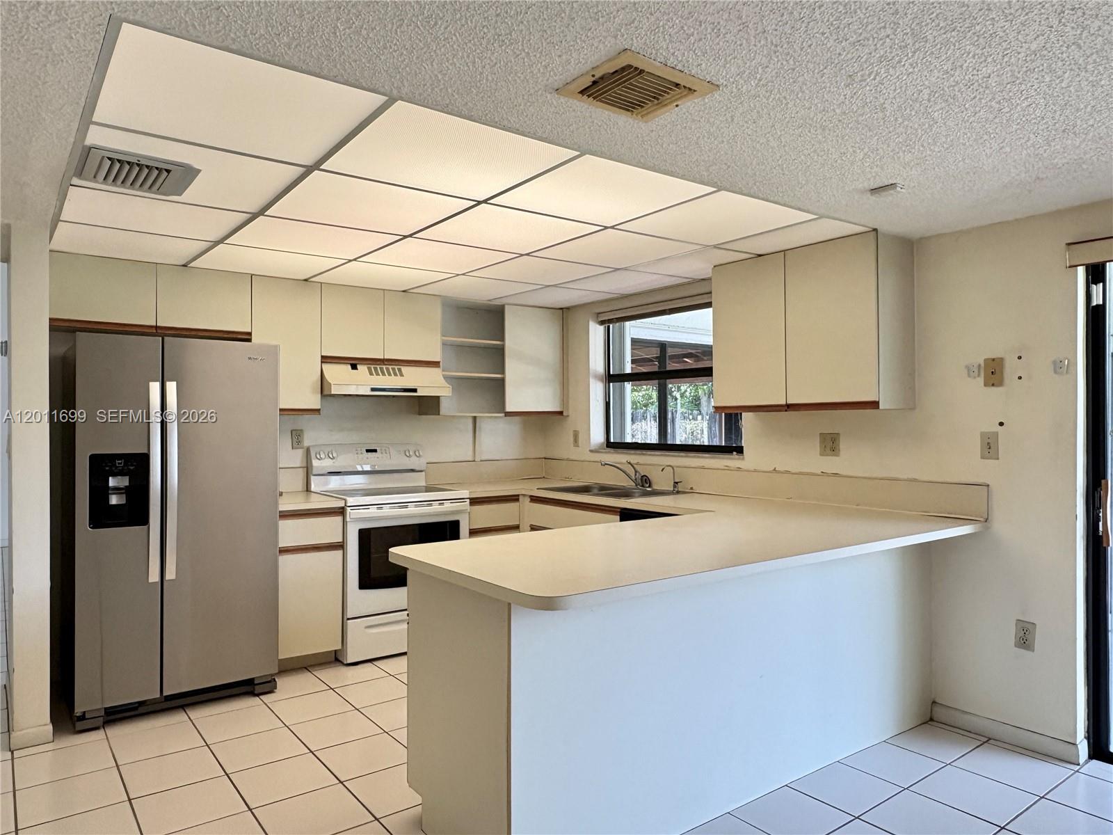 6700 Southwest 104th Court Miami, FL 33173 - Photo 12 of 51