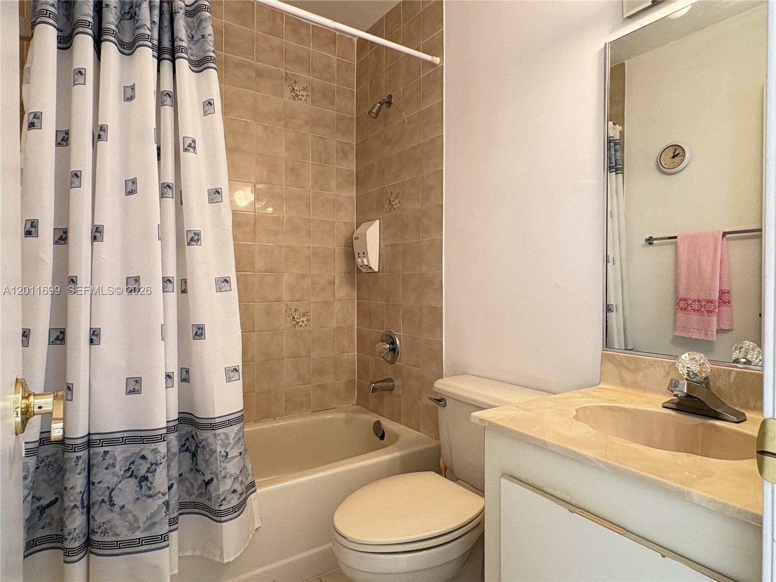 6700 Southwest 104th Court Miami, FL 33173 - Photo 37 of 51 2nd upstairs bathroom