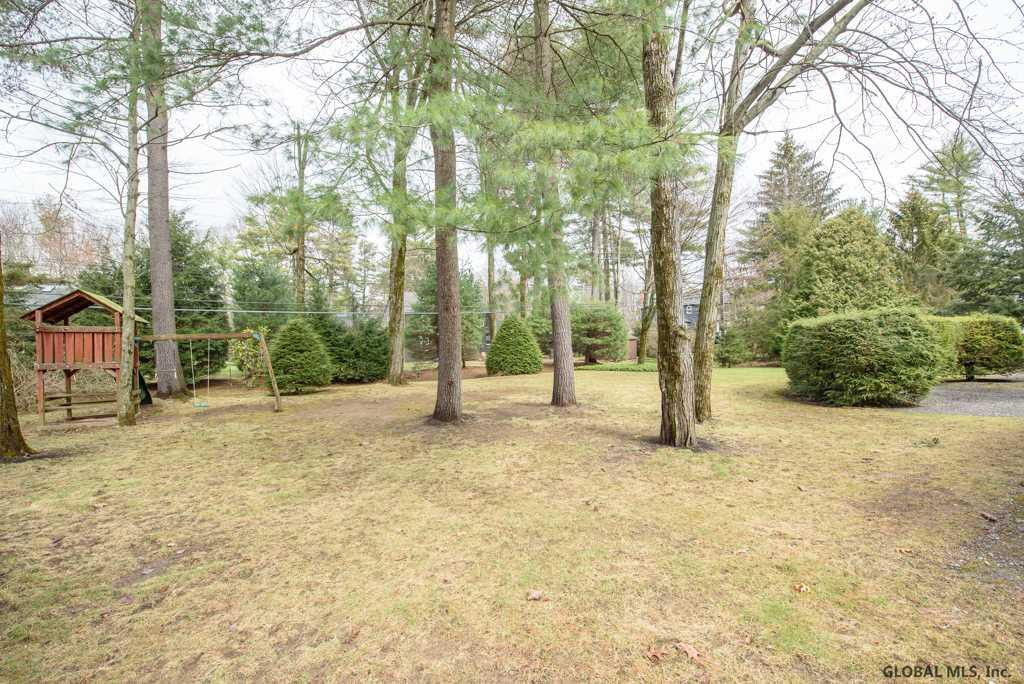 5 Olde Coach Road Bethlehem, NY 12077 - Photo 28 of 31 Photo 28