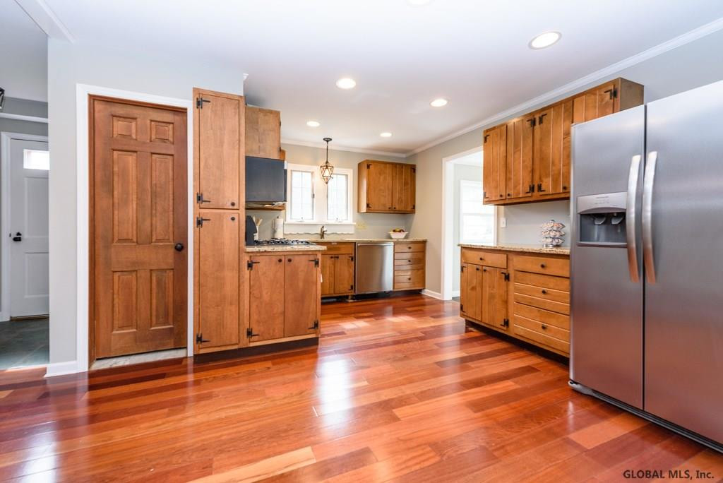 5 Olde Coach Road Bethlehem, NY 12077 - Photo 5 of 31 Photo 5