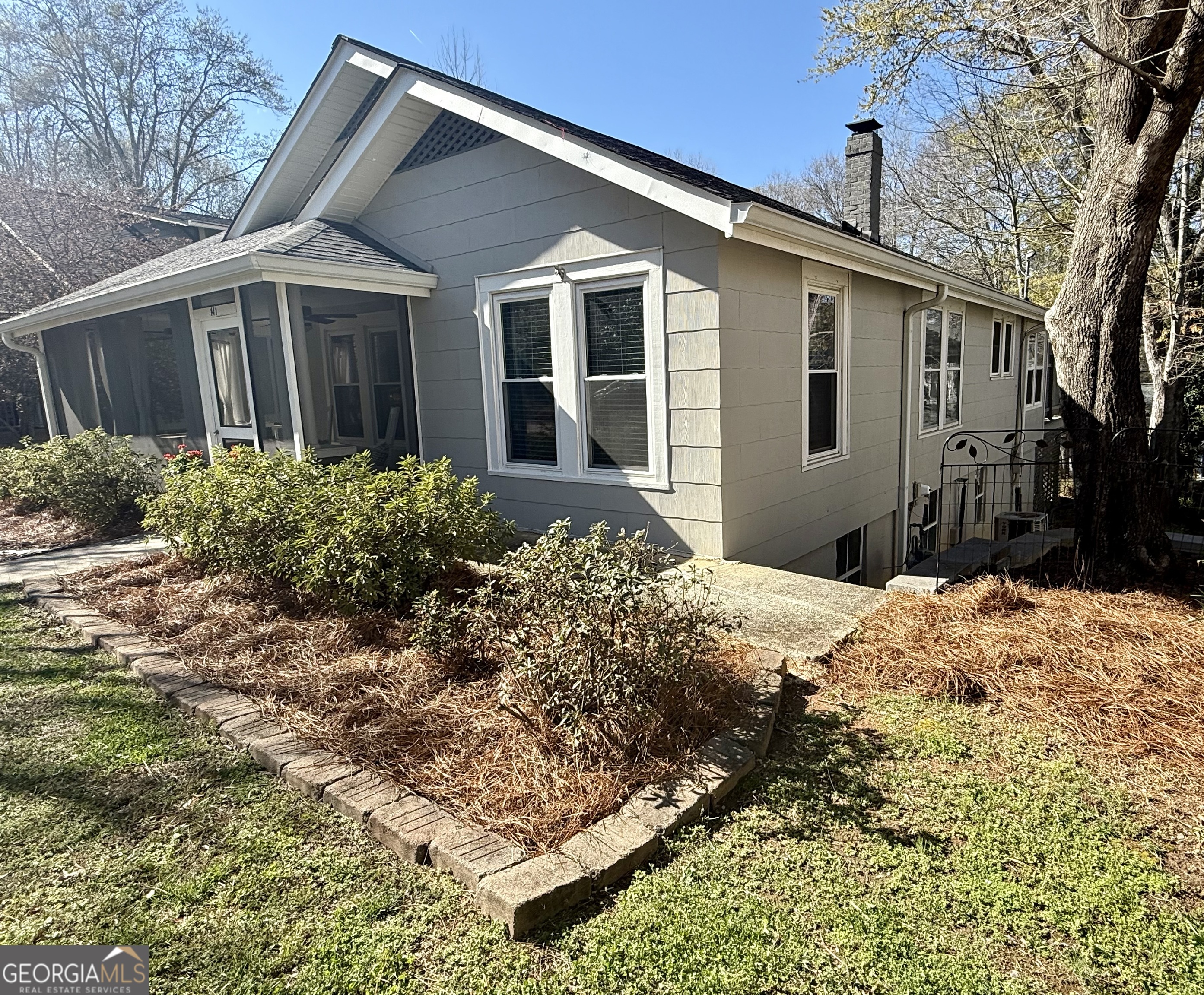 141 York Street Clarkesville, GA 30523 - Photo 6 of 72