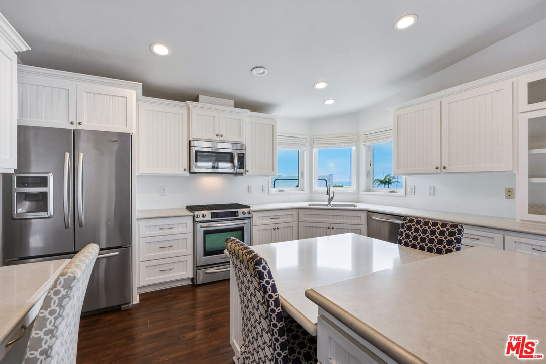 29500 Heathercliff Road, Unit 265 Malibu, CA 90265 - Photo 7 of 32