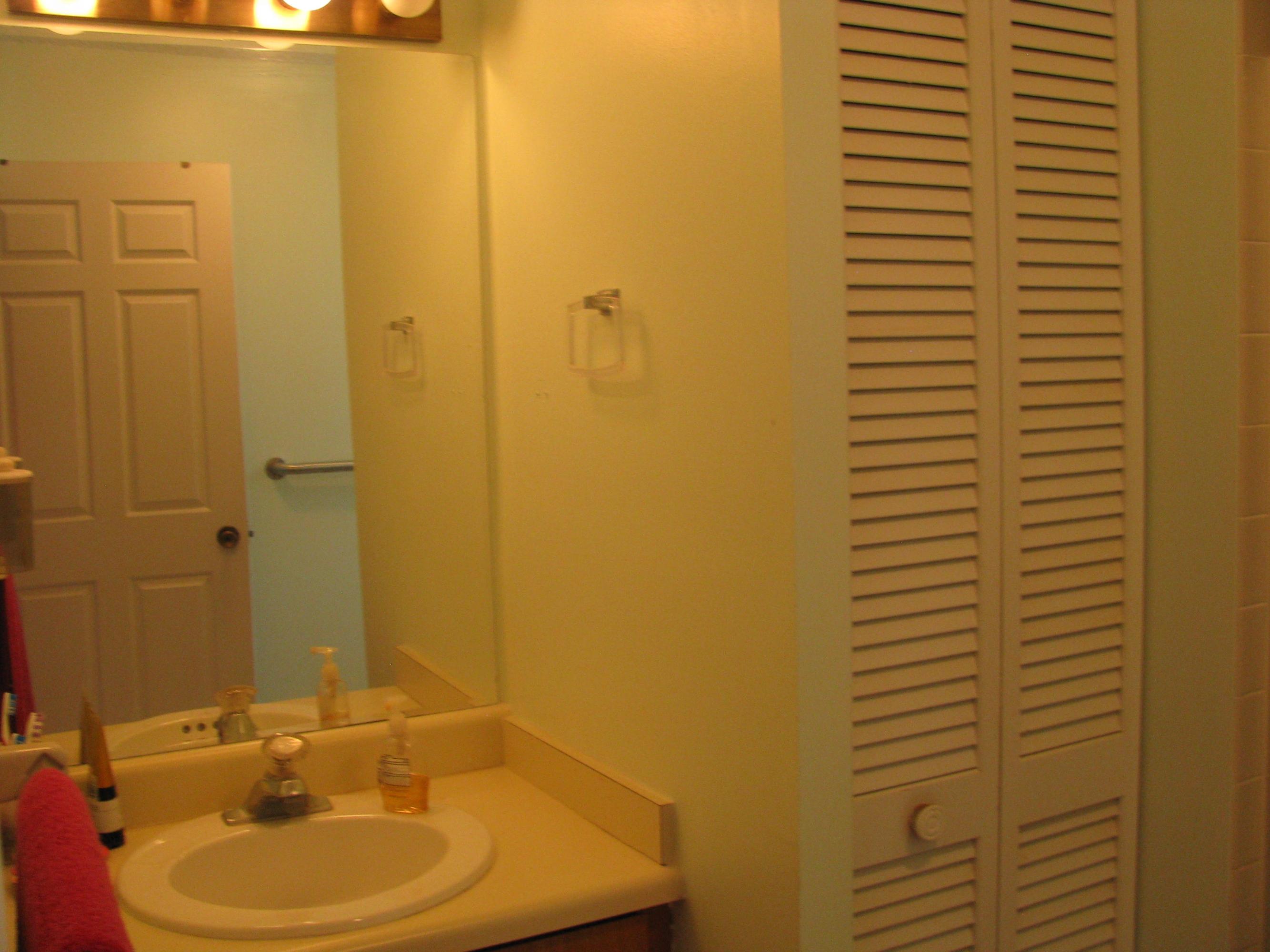 4917 Bimini Road Tequesta, FL 33469 - Photo 32 of 53 bathroom in guest house