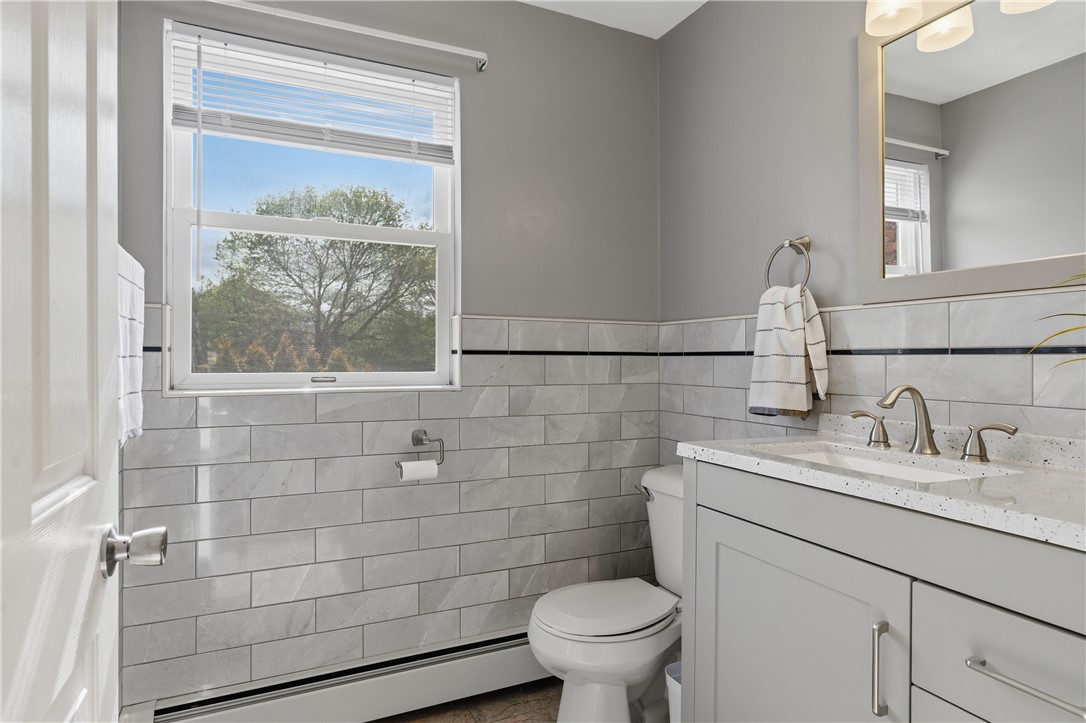 126 Lilac Avenue Woonsocket, RI 02895 - Photo 6 of 27