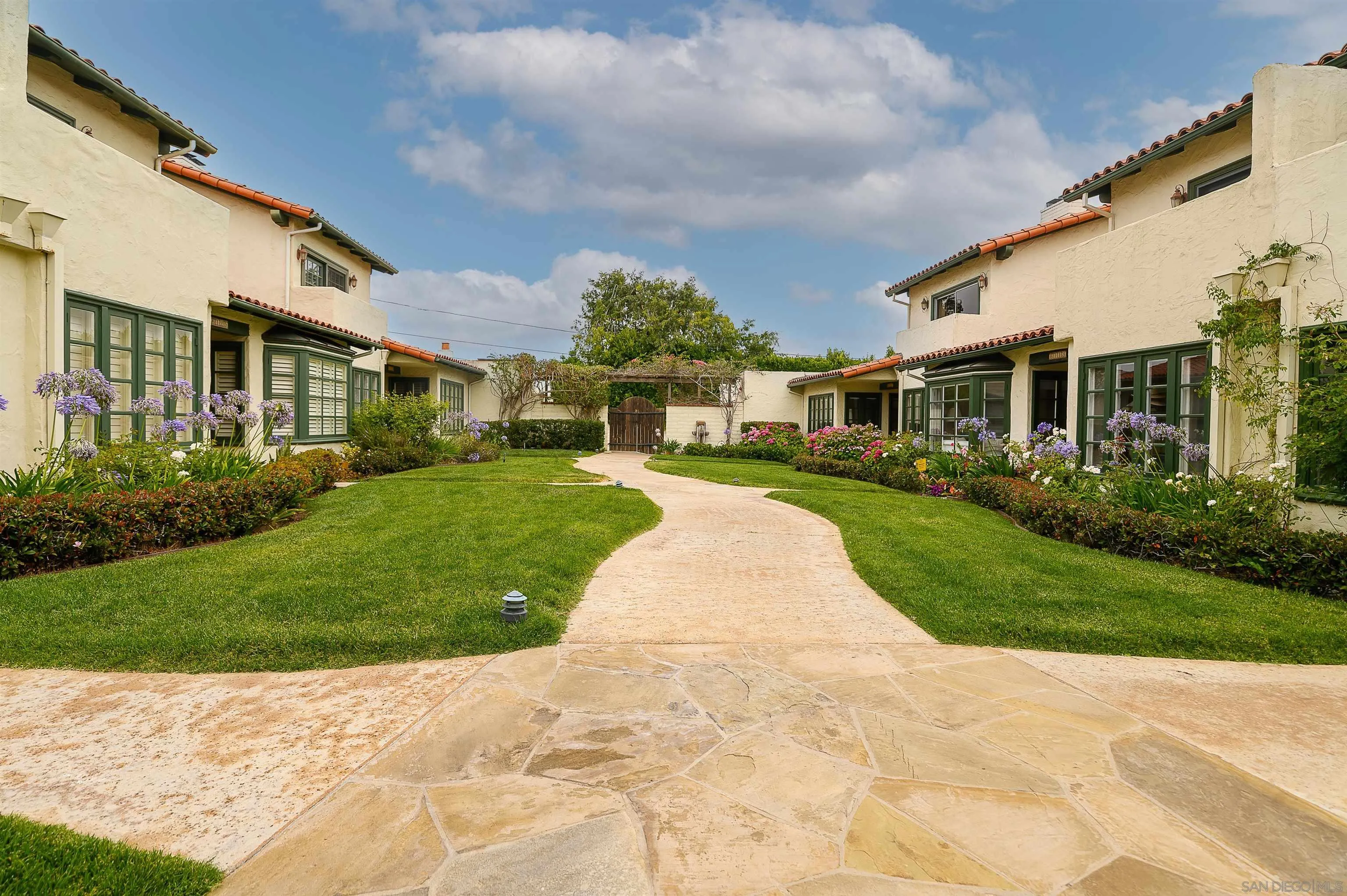 6117 La Flecha Rancho Santa Fe, CA 92067 - Photo 2 of 27 Gallery Image 2