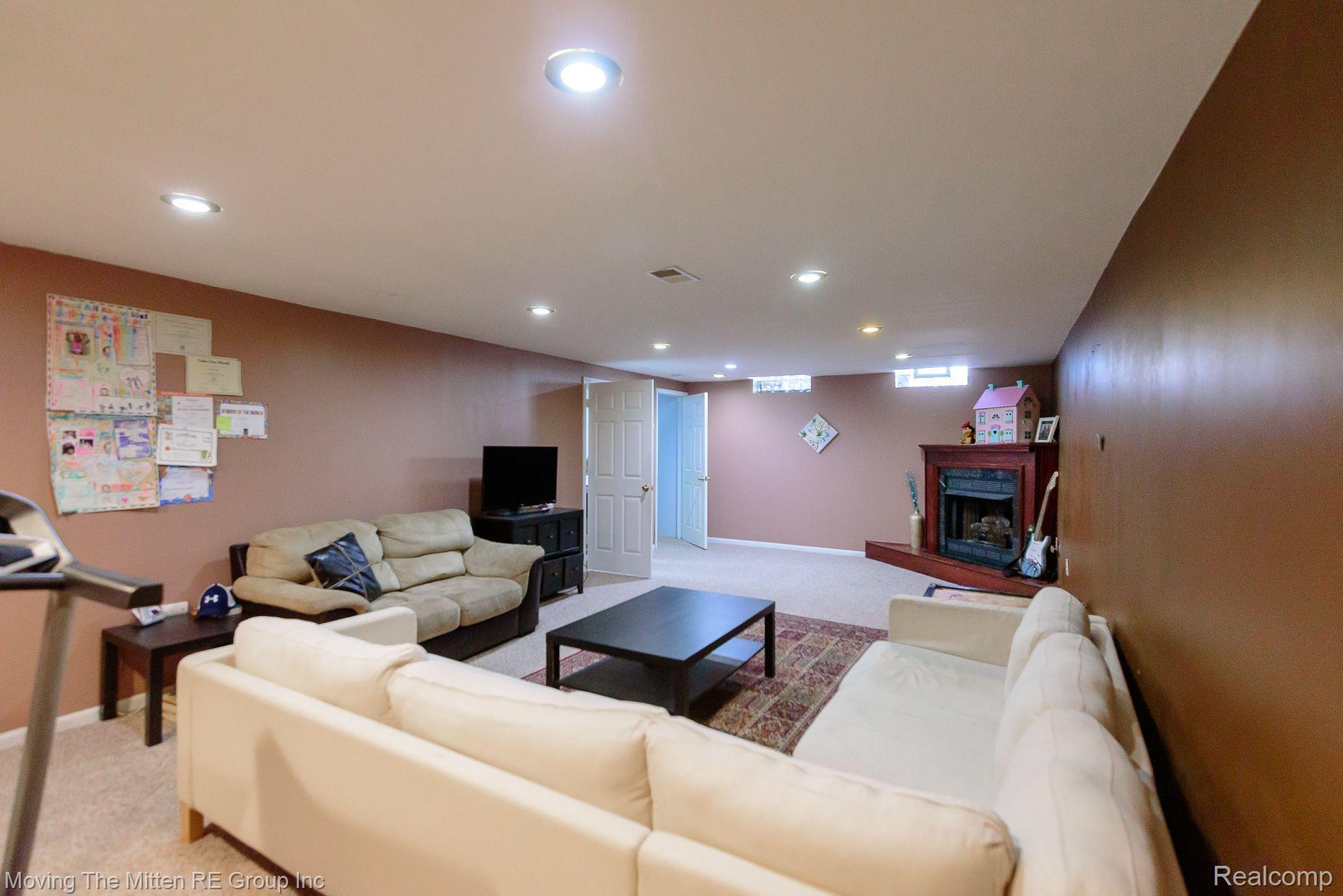 44240 Saltz Road Canton, MI 48187 - Photo 28 of 41 Gallery Image 28