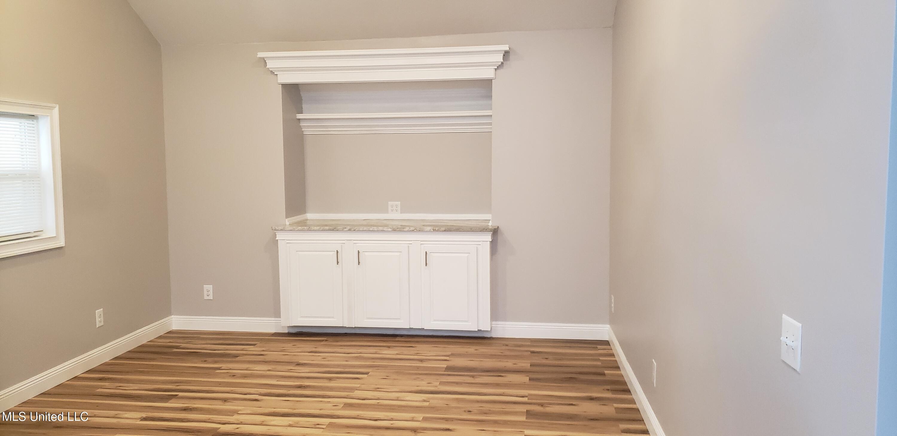2096 North Topisaw Road Ruth, MS 39662 - Photo 6 of 11 Living room