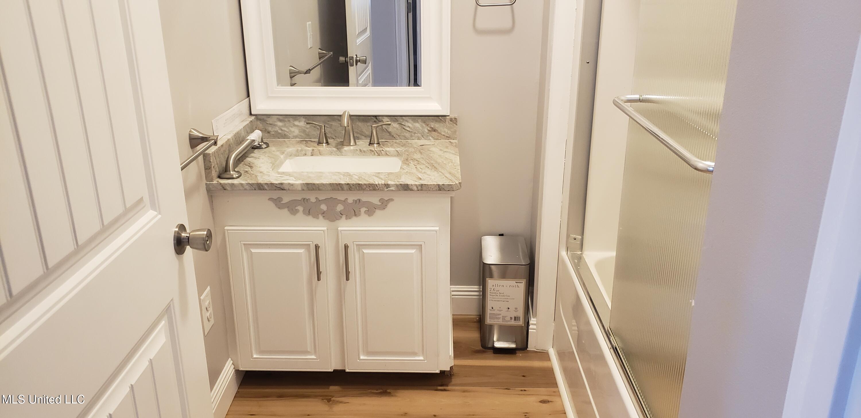 2096 North Topisaw Road Ruth, MS 39662 - Photo 8 of 11 Bathroom #1 view split