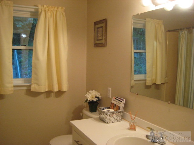 660 Holloway Mtn Road Boone, NC 28607 - Photo 8 of 12 Gallery Image 8