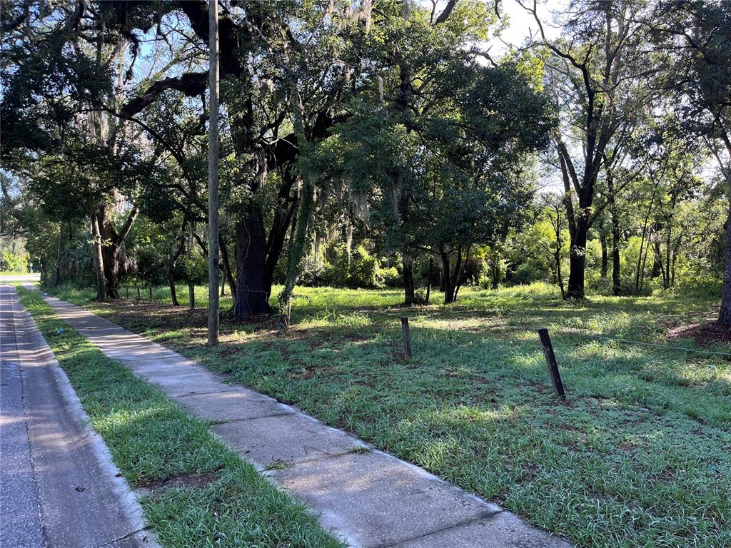 325 Marker Street Altamonte Springs, FL 32701 - Photo 5 of 7 a view of park space