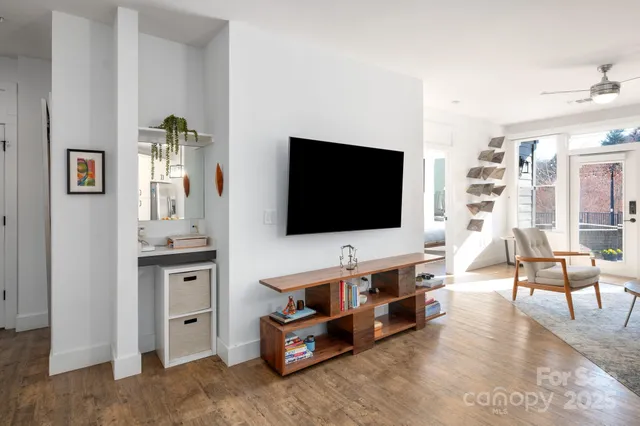 $824,900 | 55 South Market Street, Unit 101, Asheville, NC 28801