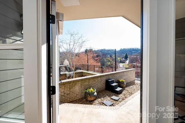 $824,900 | 55 South Market Street, Unit 101, Asheville, NC 28801