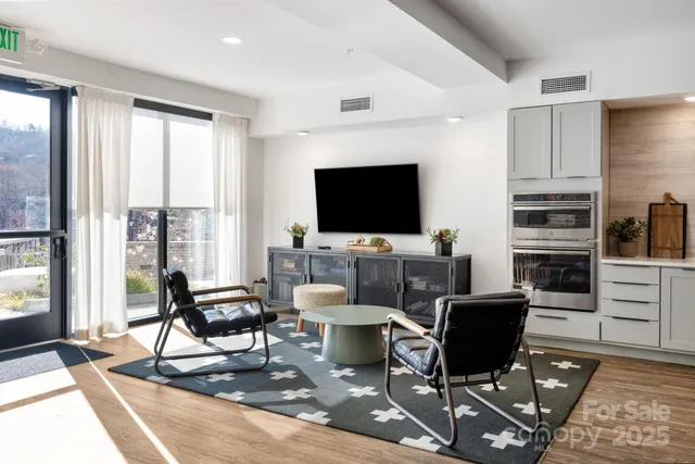 $824,900 | 55 South Market Street, Unit 101, Asheville, NC 28801