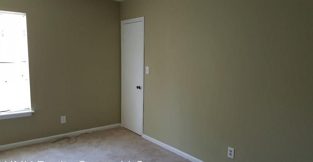 1417 Stone Mill Trace Stone Mountain, GA 30083 - Photo 3 of 9 a small space with a window