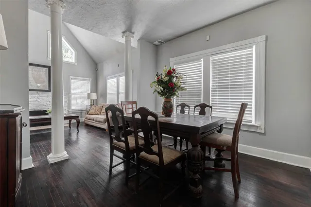 $2,795 | 2410 Cleburne Street, Houston, TX 77004