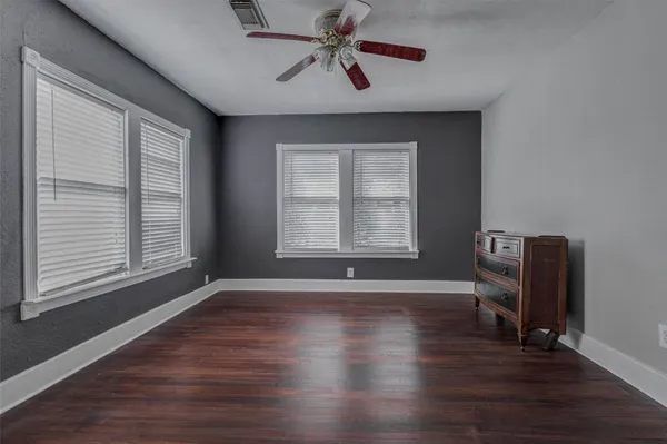 $2,795 | 2410 Cleburne Street, Houston, TX 77004