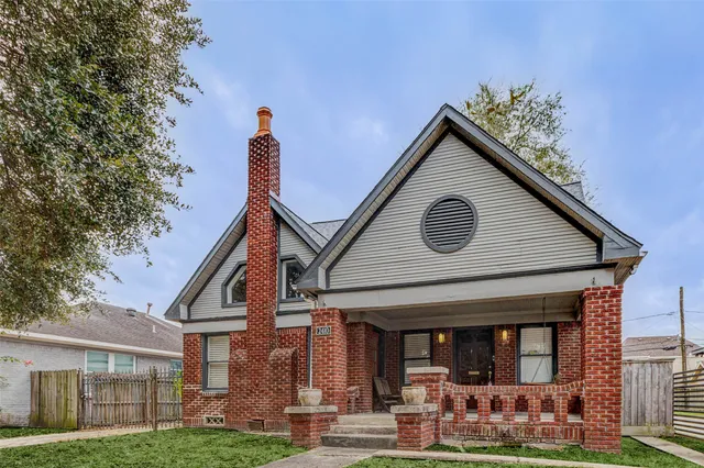 $2,795 | 2410 Cleburne Street, Houston, TX 77004
