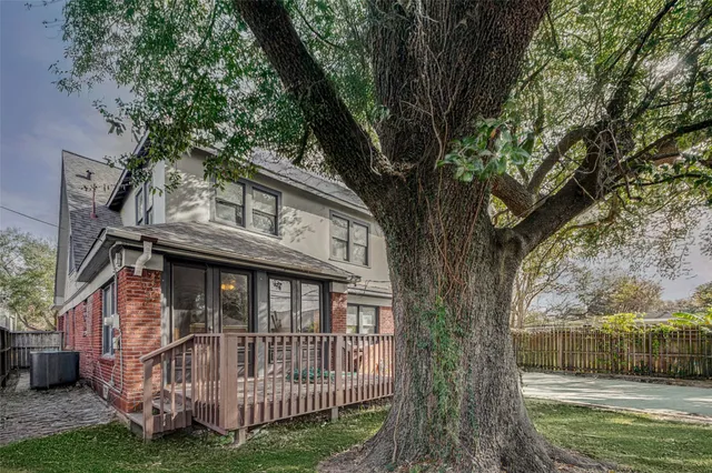 $2,795 | 2410 Cleburne Street, Houston, TX 77004